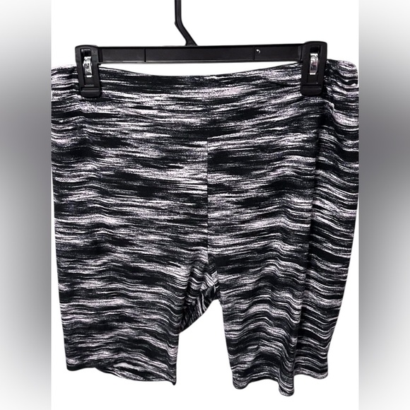 Terra & Sky Black and White Patterned Kids Leggings - Picture 1 of 3